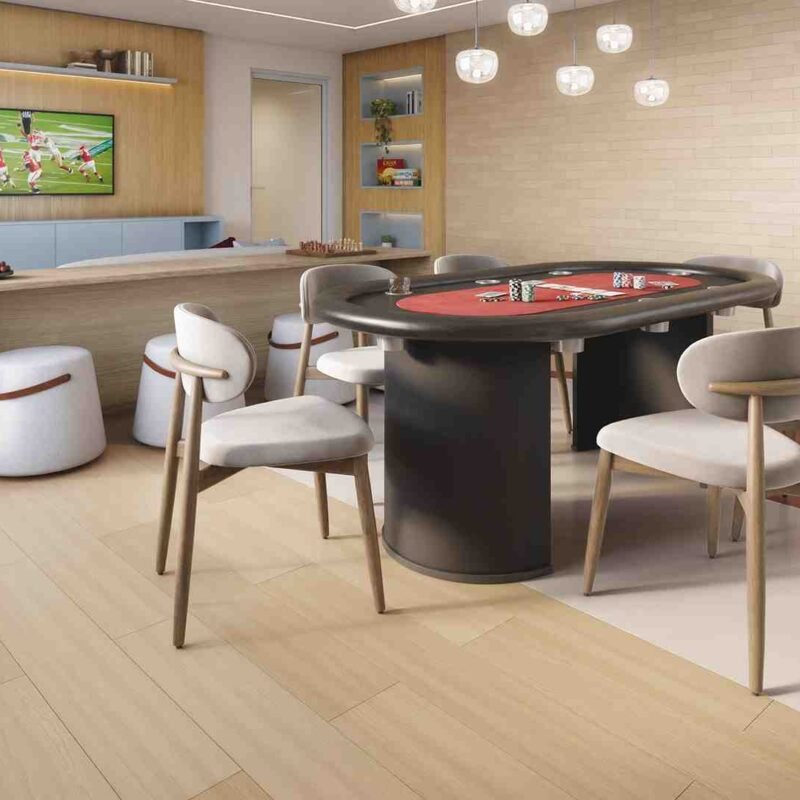 Sala de jogos com mesa de pôquer