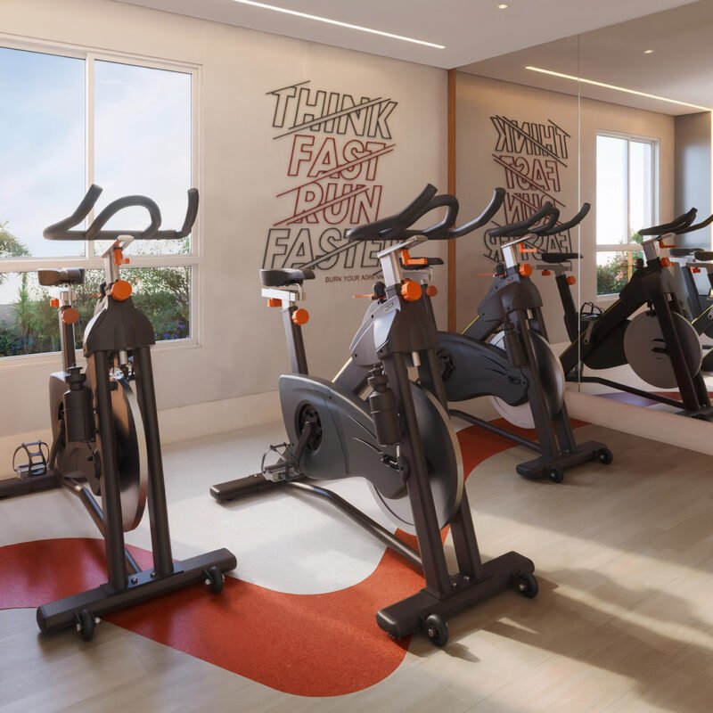 Sala de spinning com bicicletas ergométricas